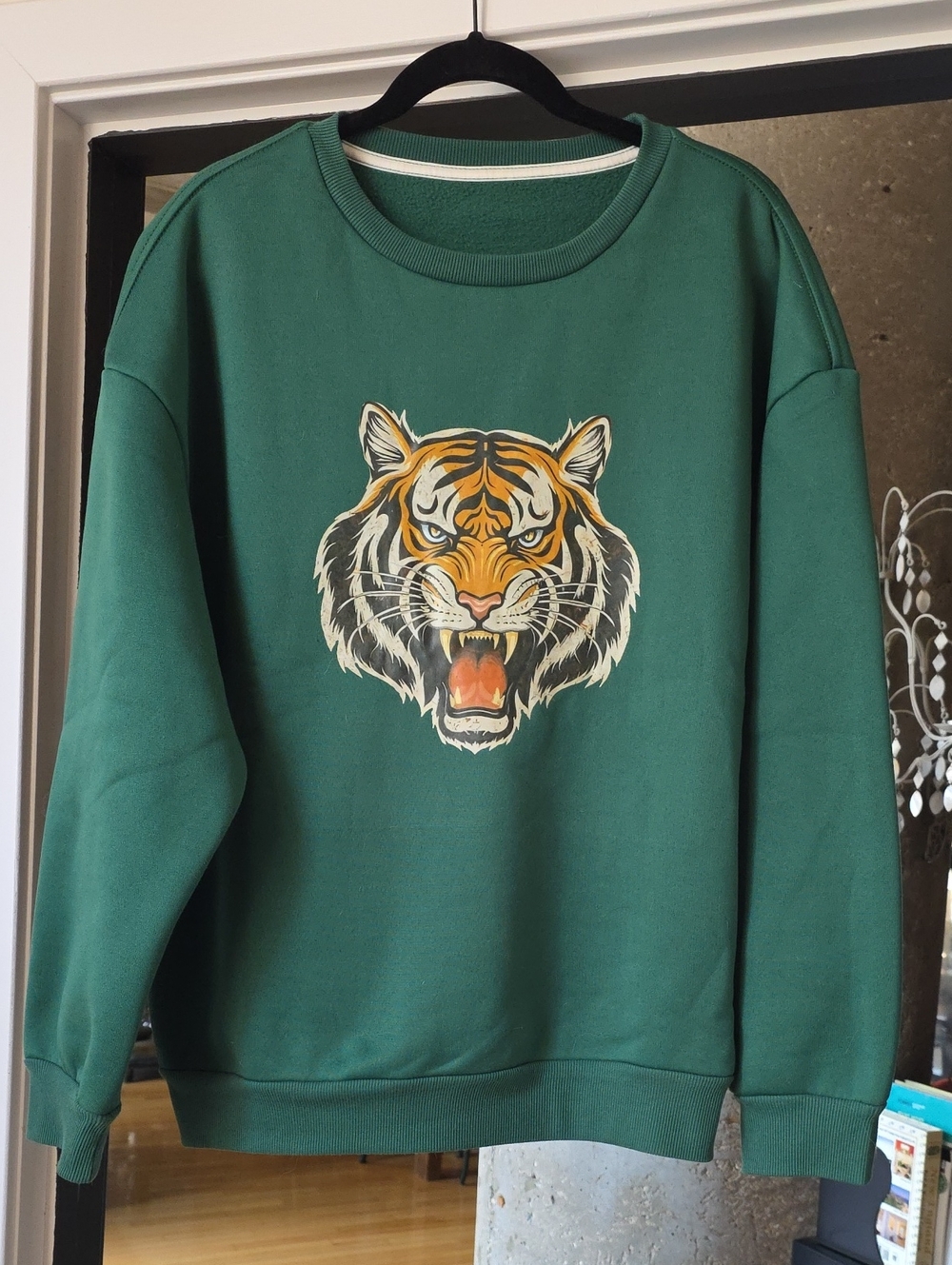 Forest Green Tiger Graphic Crewneck Sweatshirt